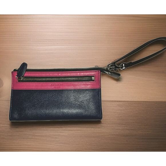 Coach Legacy Colorblock Zippy Phone Wallet/Wristlet navy blue & Pink 7.5x4.25